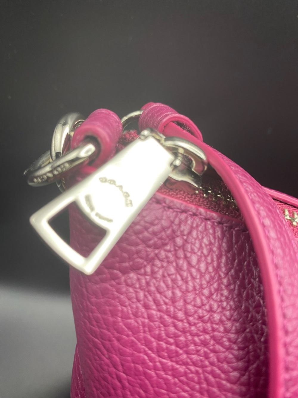 Gorgeous Magenta Colored Pebbled Coach Bag - Picture 5 of 16